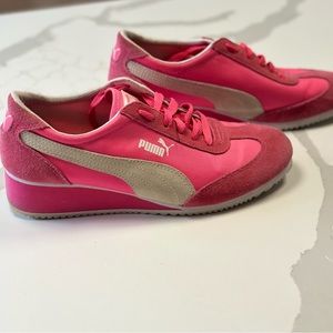 Pink Puma Sneakers!